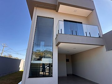 Sobrado - Venda - Setor 4 - Ibipor� - PR